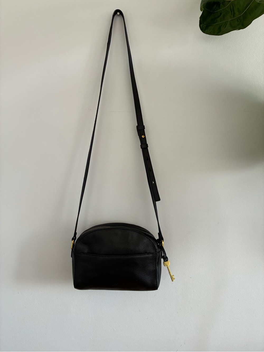 Fossil Black Leather Crossbody Shoulder Bag with Gold Hardware